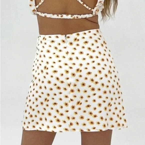WEWOREWHAT NEW NWT WOMENS FLORAL MINI SKIRT BOTTOMS SKIRTS SUMMER SIZE XS S M - Picture 5 of 6